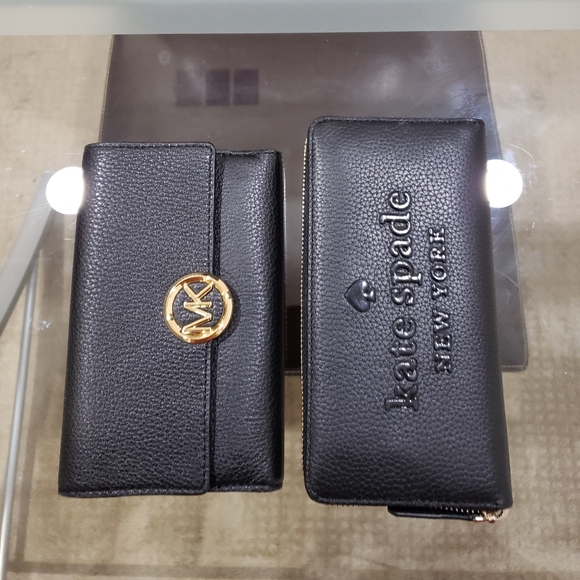 *SALE* Michael Kors Lillie Pebble Carryall Wallet - Picture 6 of 6